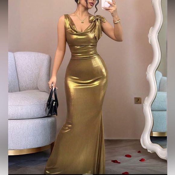 Dresses & Skirts - Elegant Gold Evening Gown